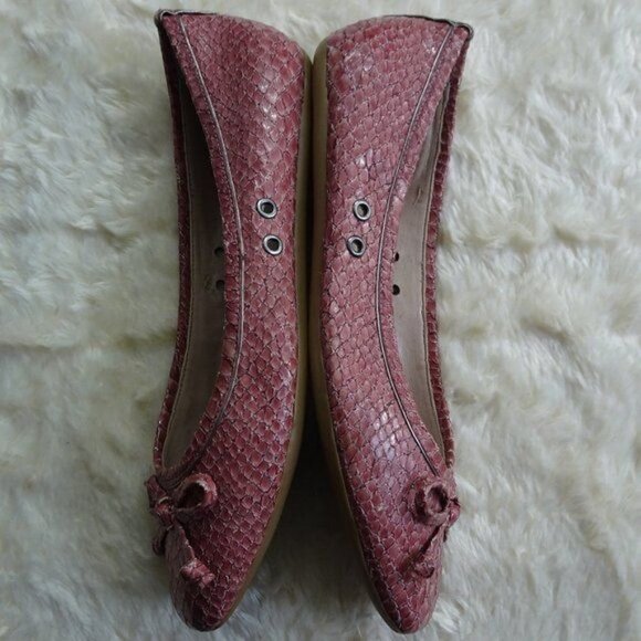 Isaac Mizrahi Live Pink Snake Skin Style Flats 7.5 - Picture 3 of 8
